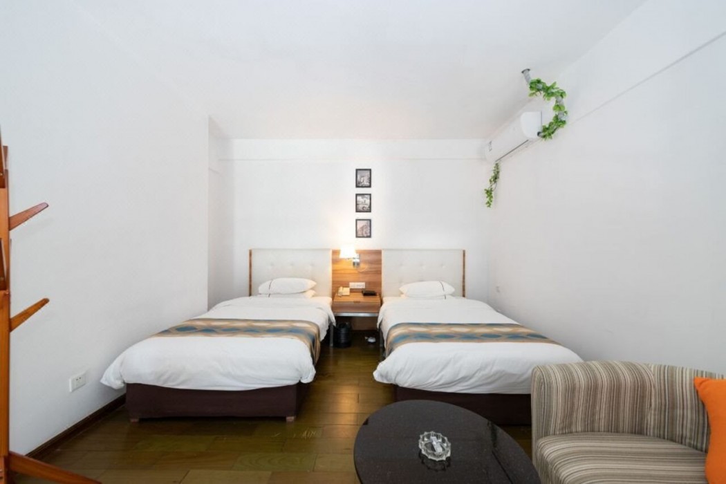 Pearl Bay Seaview Hotel (Laojie Seaview) 26/37