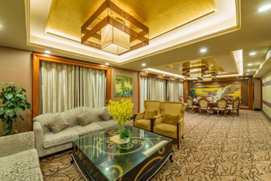 Rezen Hotel Qinghai Jinding 6/10
