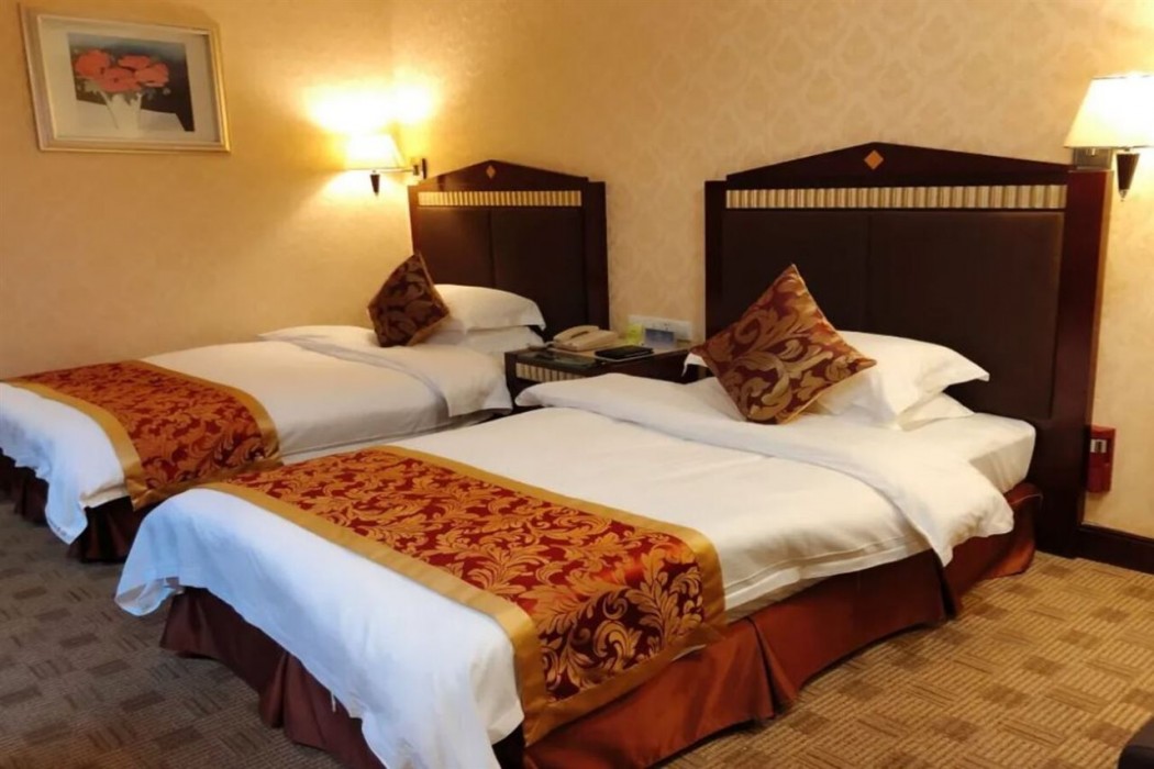 Diamond Hotel 15/23