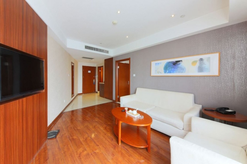 Yitel Lerthai Center Shijiazhuang 6/10