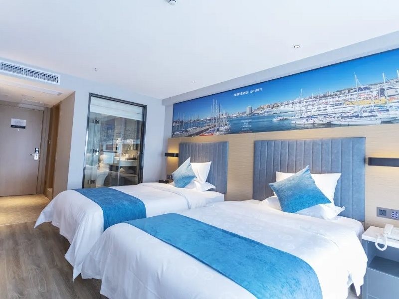 Astor Hotel 4/6