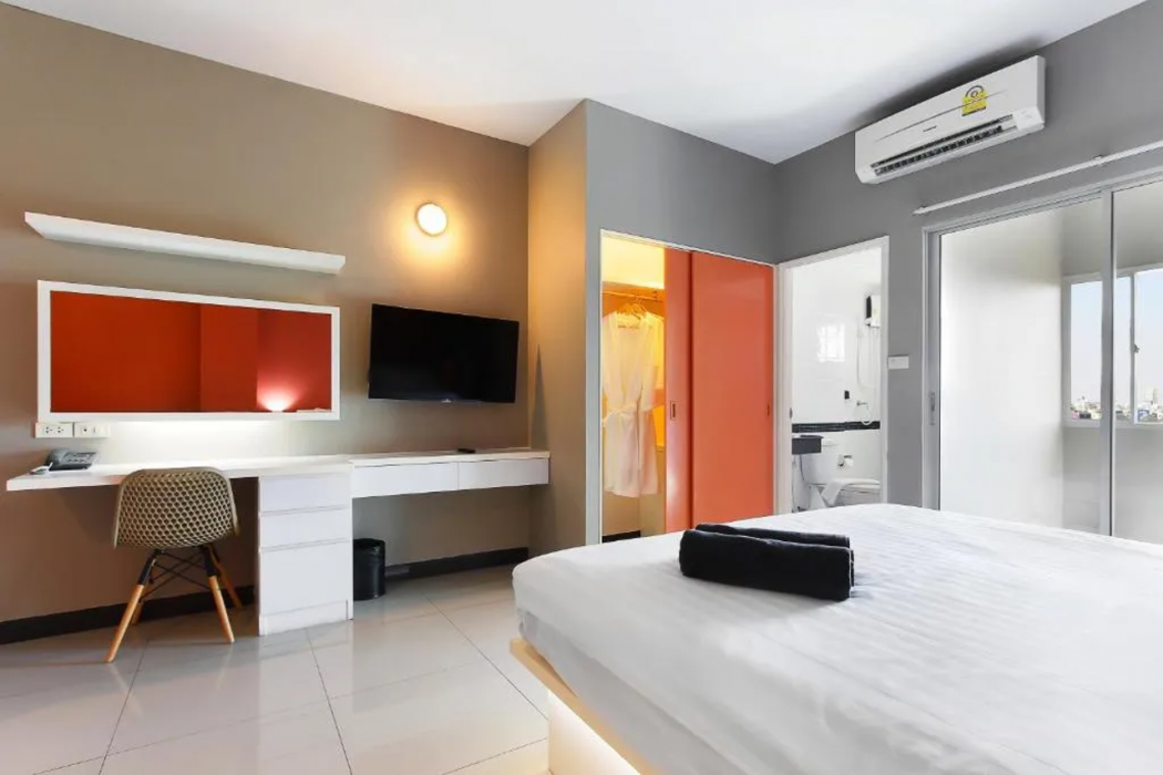 Fullroom 77 Srinakarin 26/68