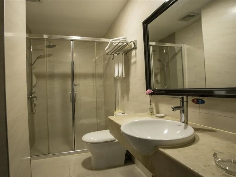 Yangjiang Tianbao Business Hotel 17/36