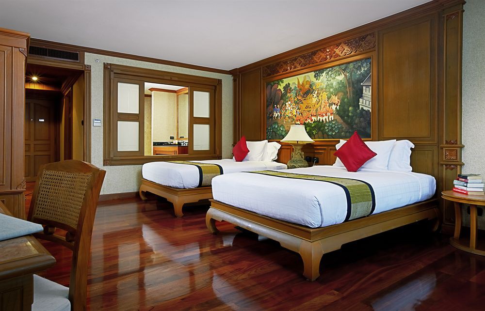 Miracle Island Resort 12/49