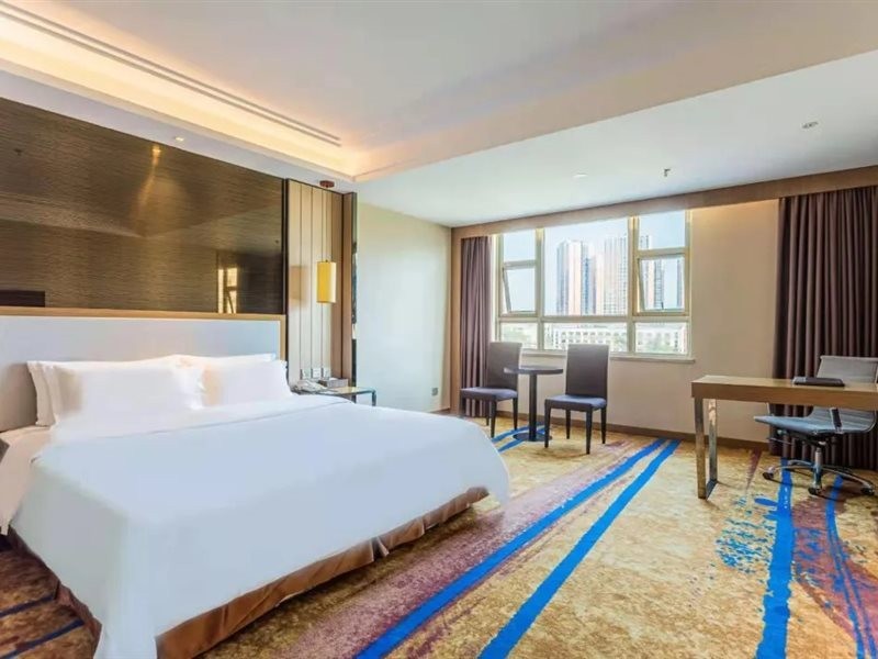 Guangchang Siji Hotel (Shenzhen Gongming Square Metro Station) 12/25