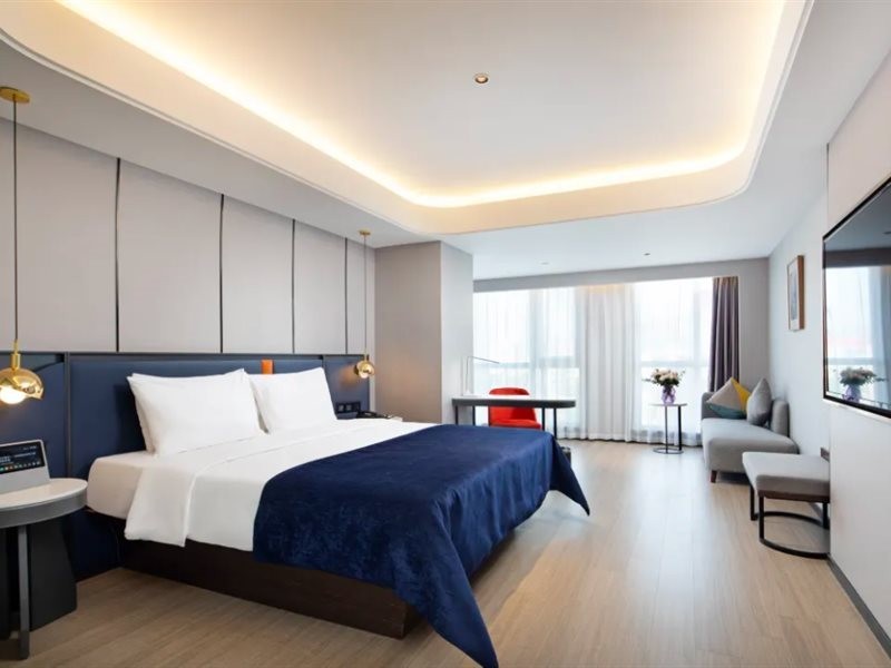 Yitel (Lianyungang Suning Plaza) 2/3
