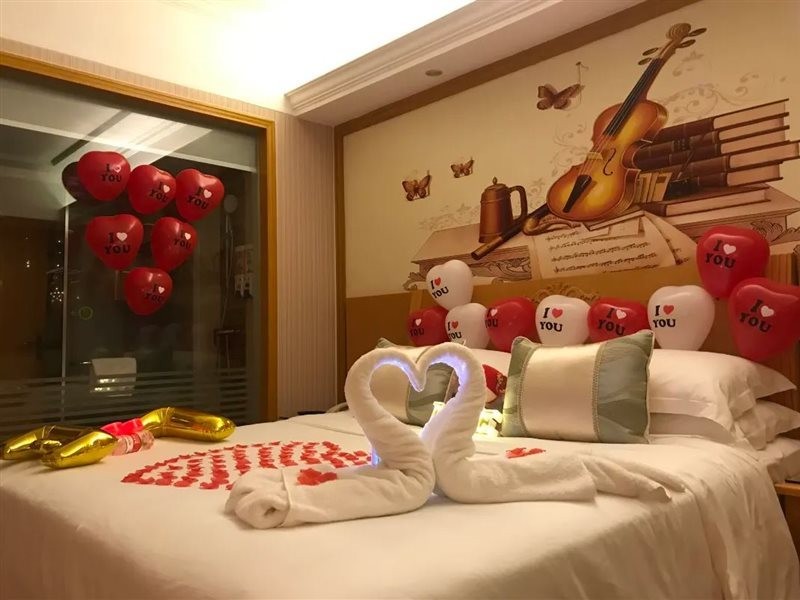 Vienna Hotel (Shenzhen Bantian Huawei Metro Station) photo3