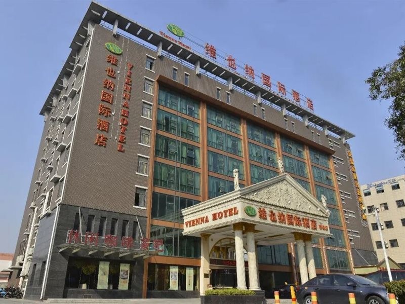 Vienna International Hotel (Caolu financial information Park Chuansha Road store) 1/4