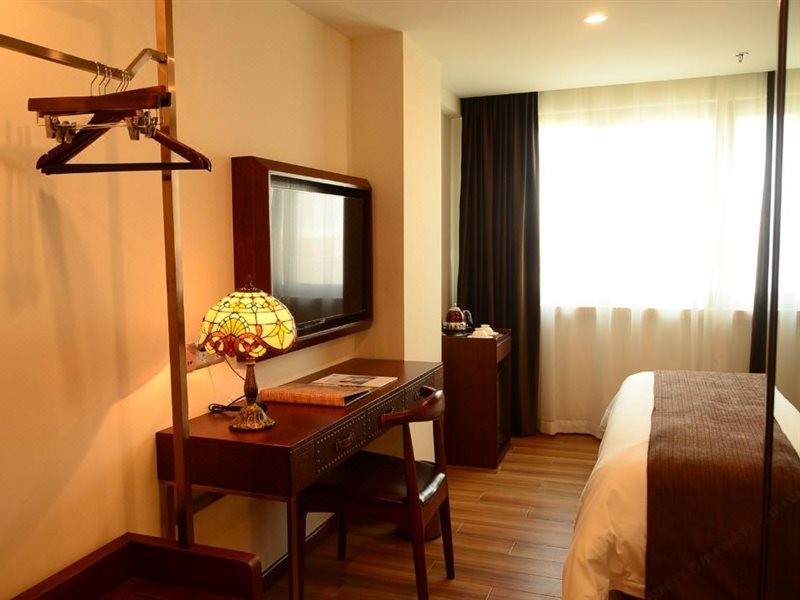 S One Hotel 20/36