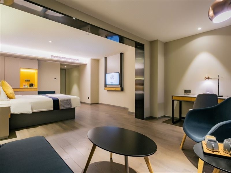 Home Inn Selected (Yibin Luneng Xinyuewan) 4/5