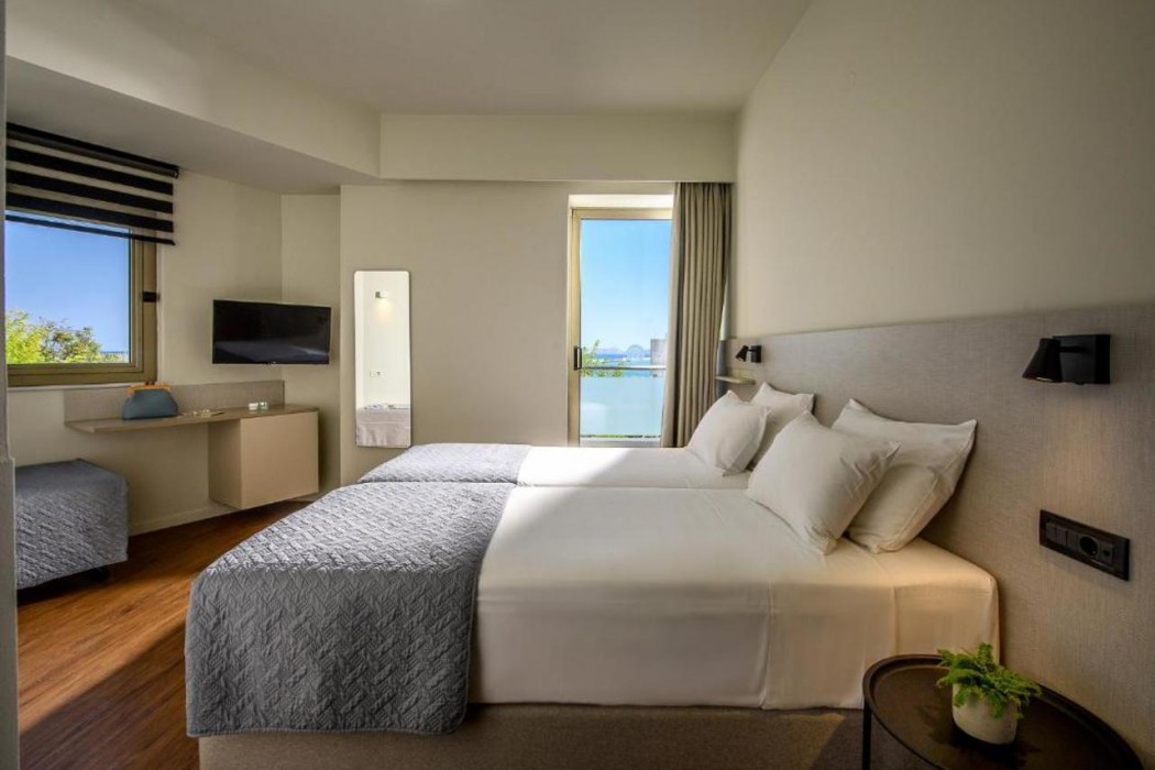 Marin Hotel 8/50