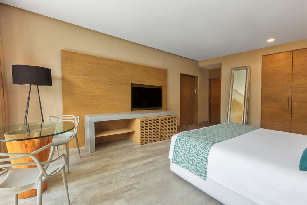 The Yucatan Playa del Carmen Tapestry by Hilton 12/36