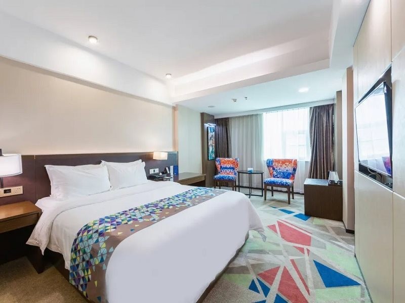 Zmax Hotel (Guangzhou South Railway Station Nanpu Metro Station) 4/5