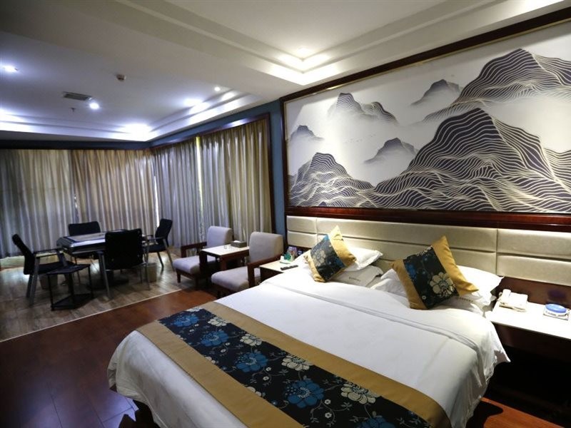 Huaqiao International Hotel 12/30