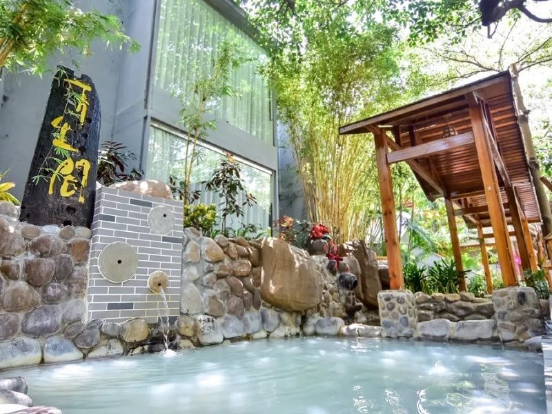 Quanyan Hotspring Holiday Hotel 16/56