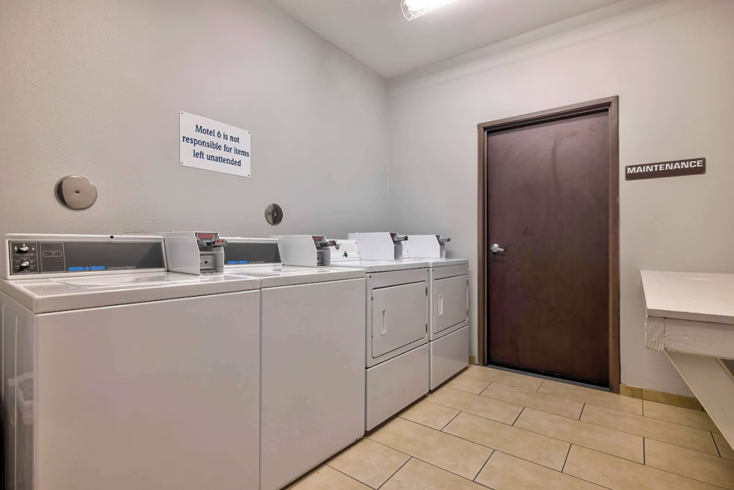Motel6 Texas City, TX - I-45 South 36/43