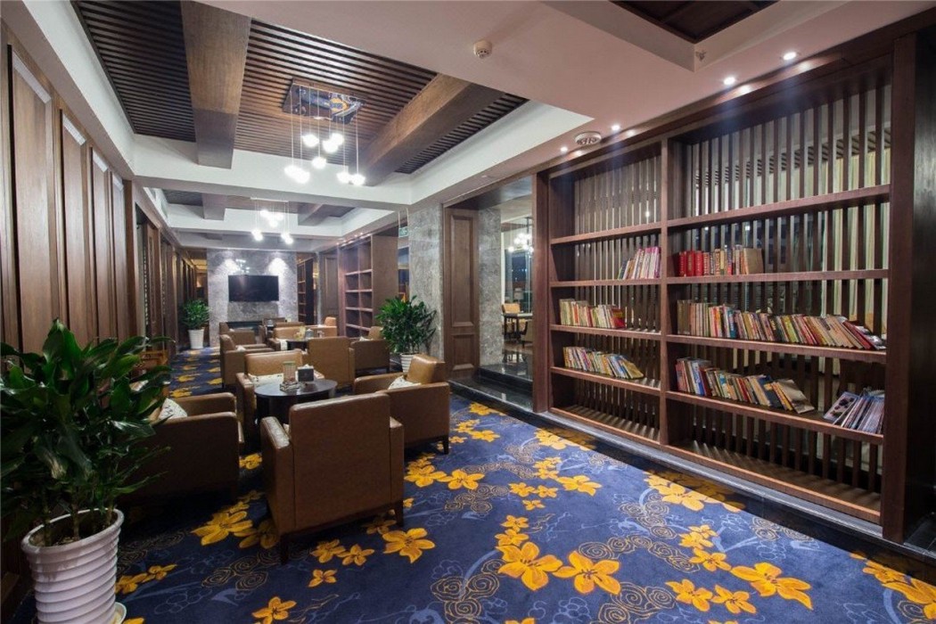 Qinchuan Hotel 25/55