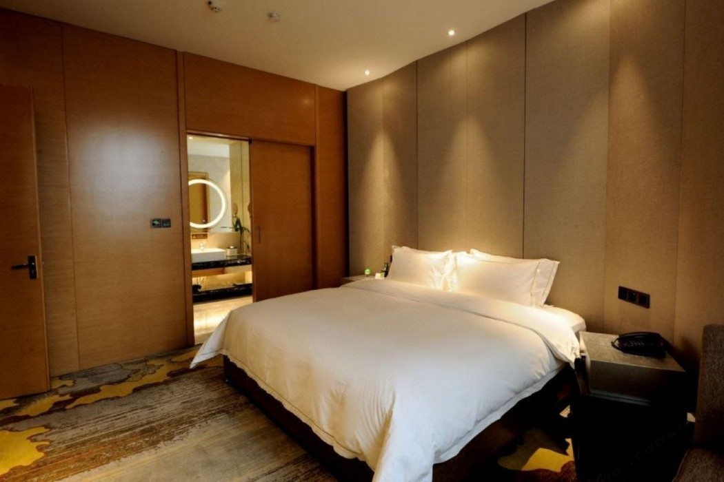 Qinchuan Hotel 30/55