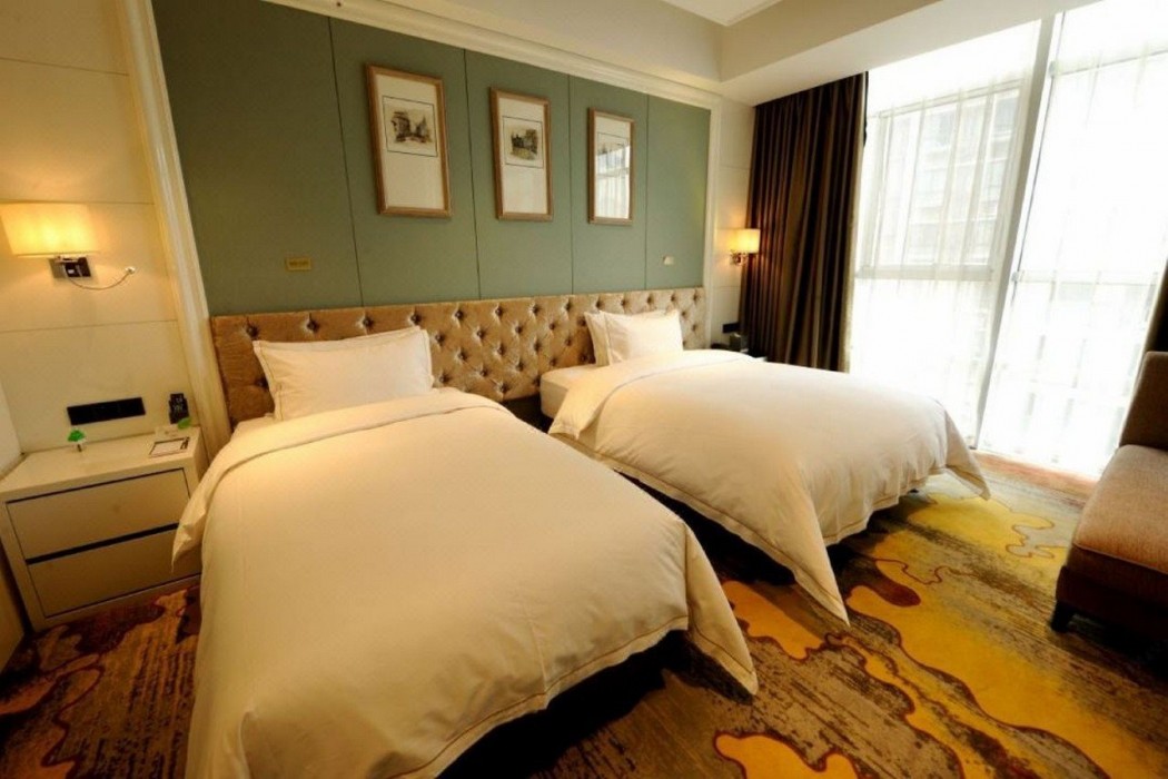 Qinchuan Hotel 28/55