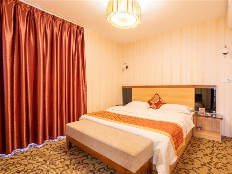 Mingfanju Hotel (Kunming Jinma Bijifang) 6/16
