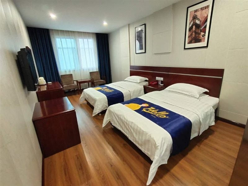 Taoyuan Business Hotel 4/5