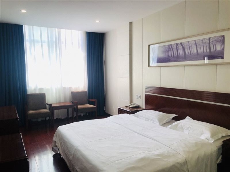 Taoyuan Business Hotel 3/5