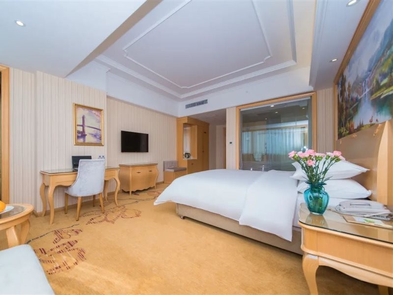 Vienna International Hotel (Huanggang Dongmen Road) 22/37