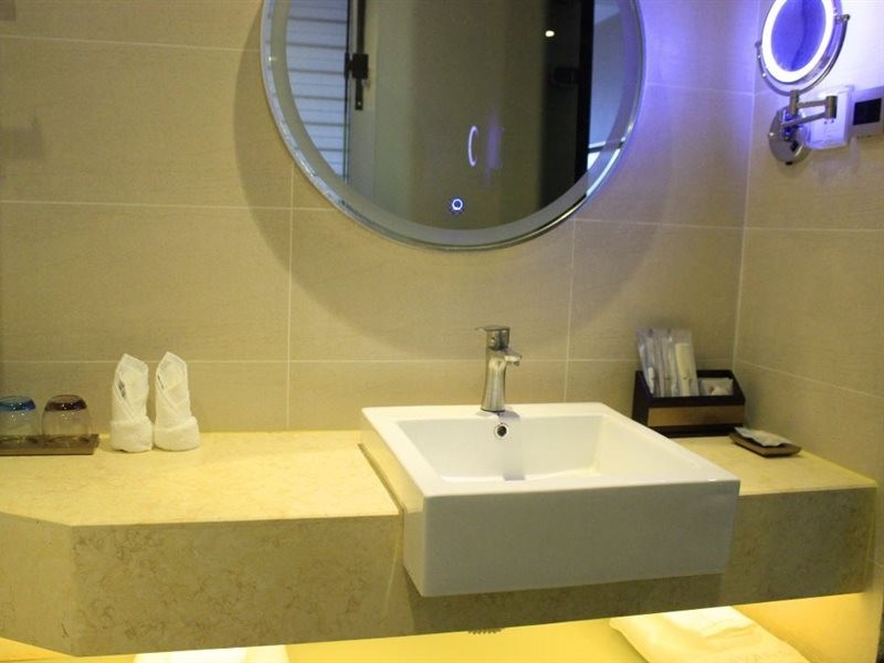 Lavande Hotel (Foshan Kuiqi Road Metro Station) 24/51