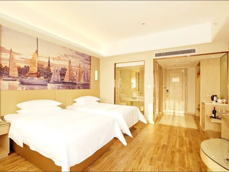 Vienna International Hotel (Sanya High-speed Railway Station) photo4