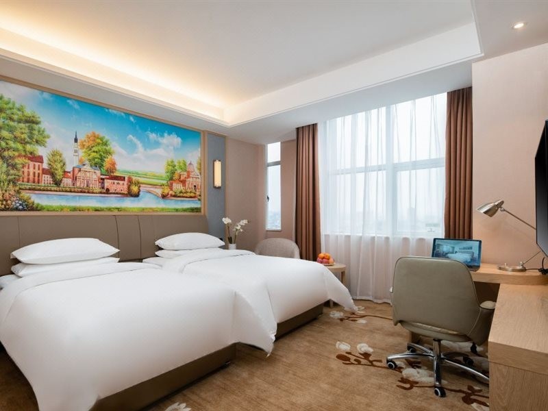 Vienna Hotel (Qujing Railway Station) 35/46