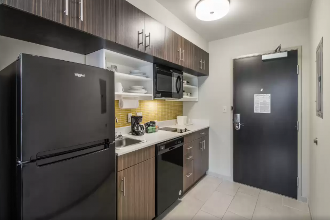 MainStay Suites at Discovery Park of America 16/38