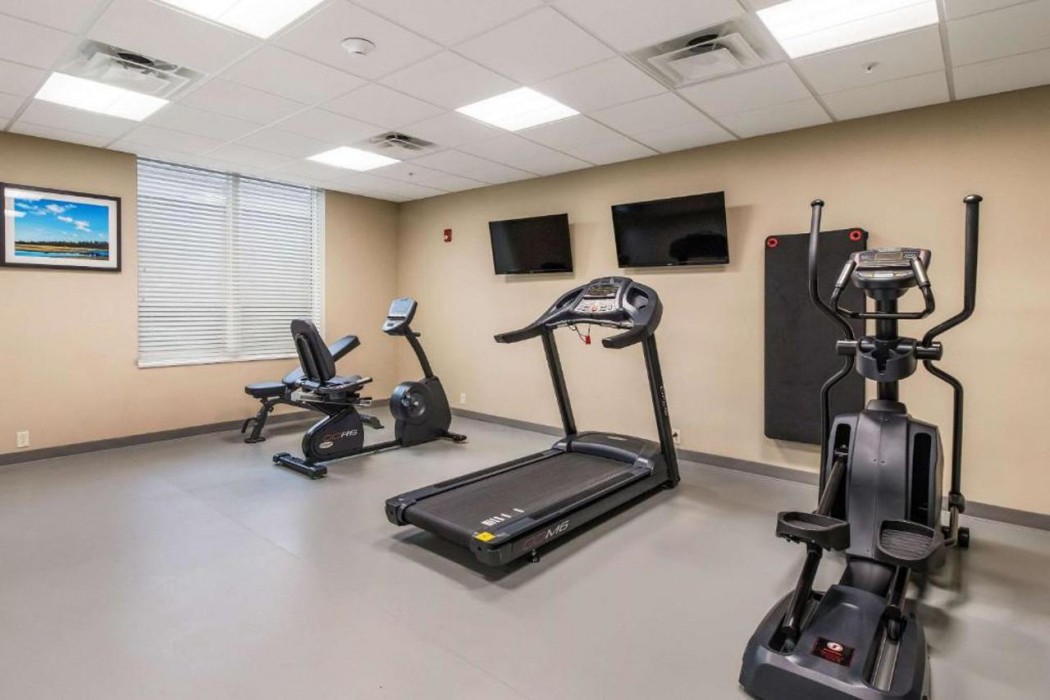 MainStay Suites at Discovery Park of America 24/38
