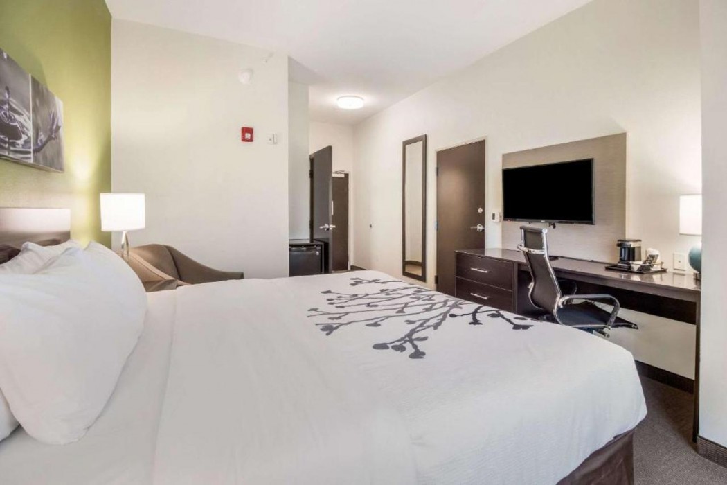 MainStay Suites at Discovery Park of America 11/38
