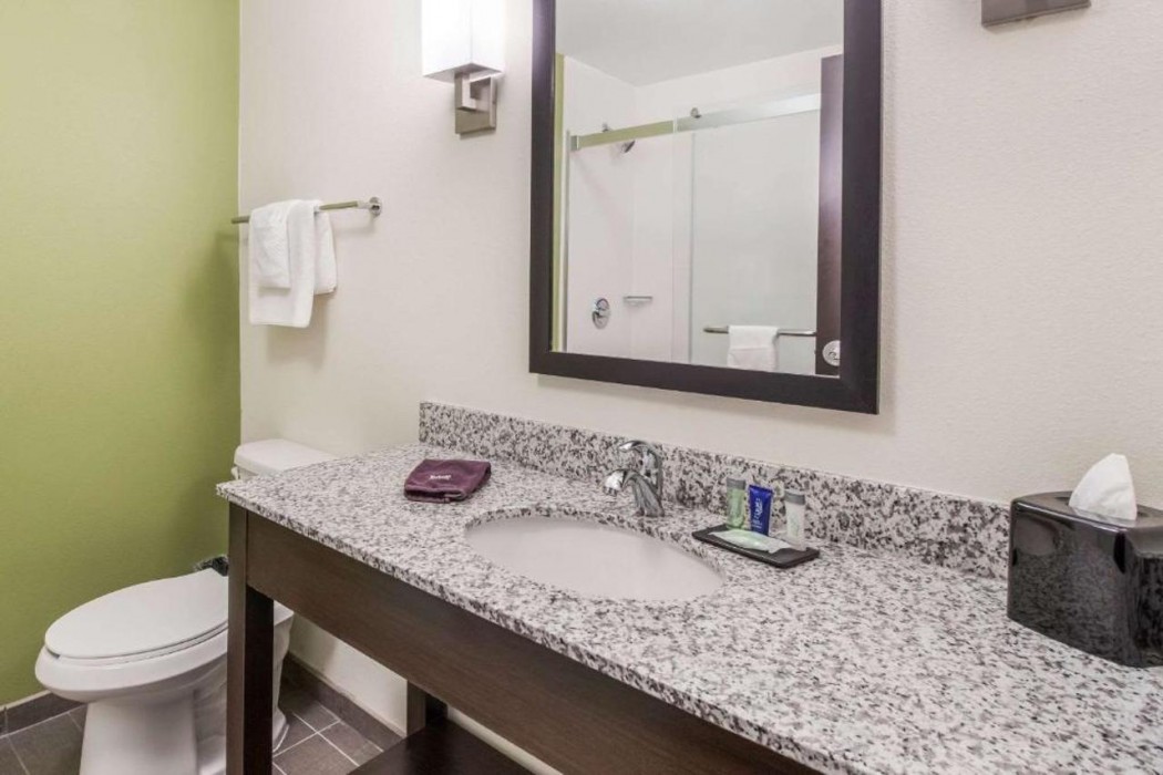 MainStay Suites at Discovery Park of America 13/38