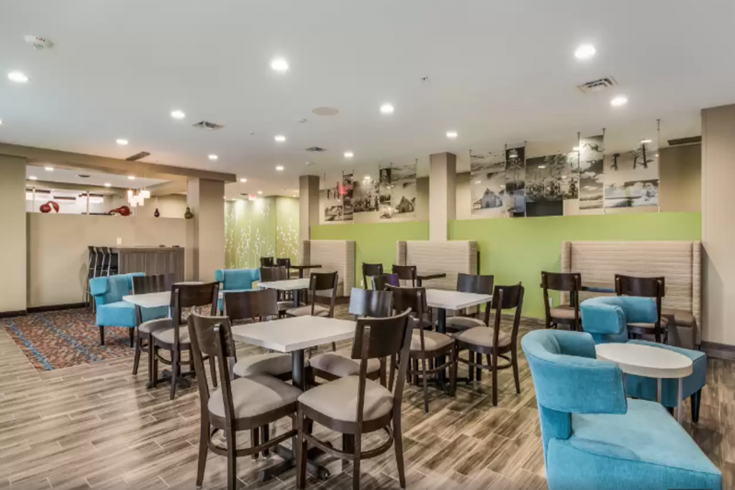 MainStay Suites at Discovery Park of America 18/38
