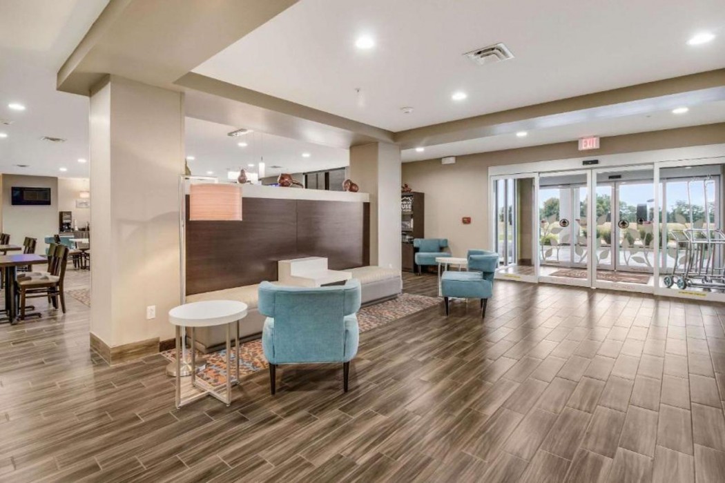 MainStay Suites at Discovery Park of America 2/38