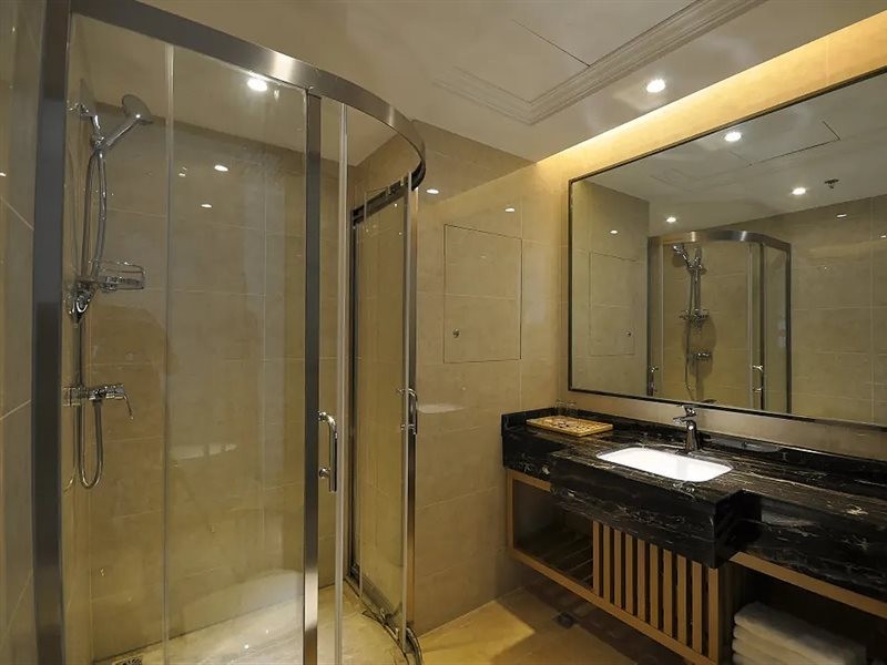Yinhe Hotel 6/14