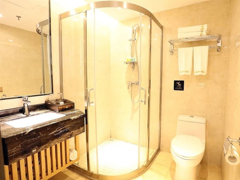 Yinhe Hotel 8/14