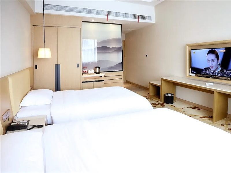 Yinhe Hotel 7/14