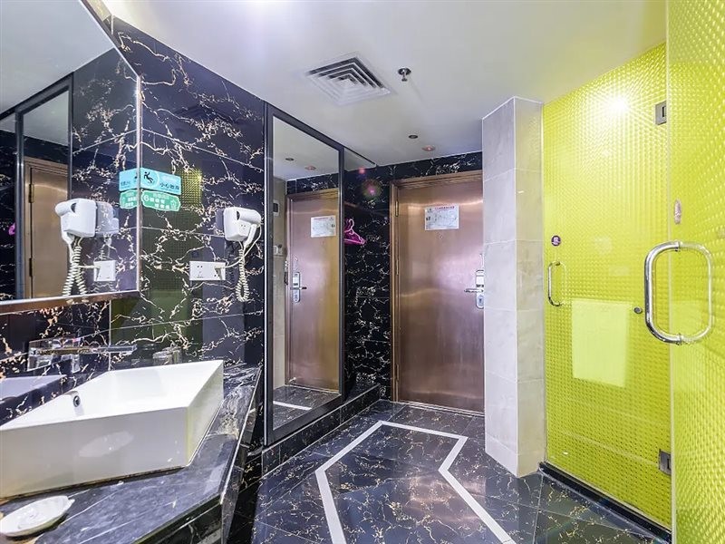 Heng Rong Hotel 24/46