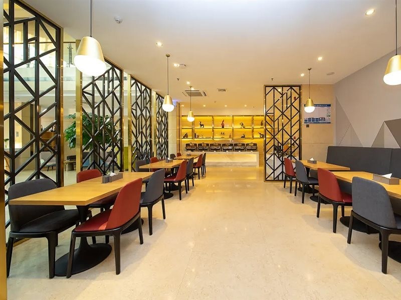 Borrman Hotel (Qingyuan Municipal Government, Qingyuan Stadium) 21/28