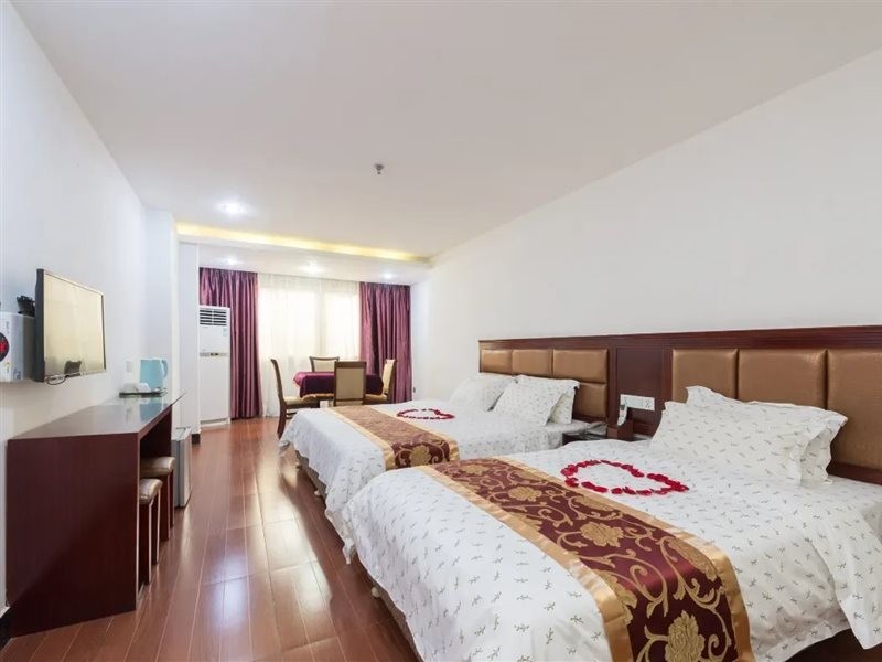 Longxiang Hotel 18/25