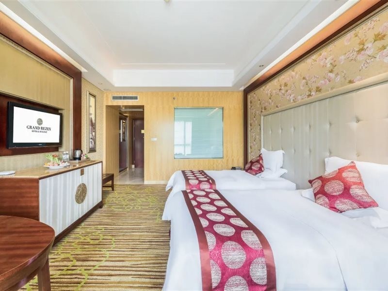 River & Holiday Grand Rezen Hotel YunYang 26/56
