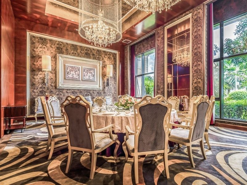 River & Holiday Grand Rezen Hotel YunYang 35/56