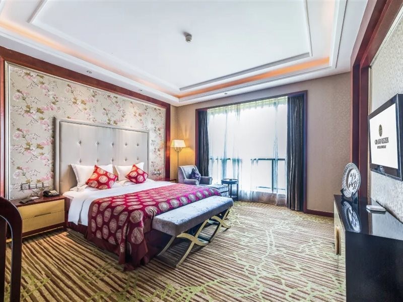 River & Holiday Grand Rezen Hotel YunYang 25/56