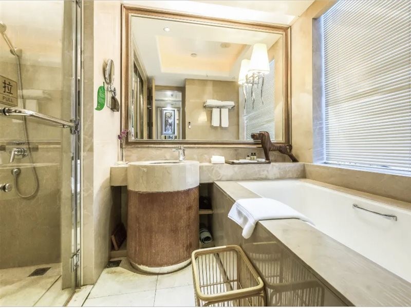 River & Holiday Grand Rezen Hotel YunYang 32/56