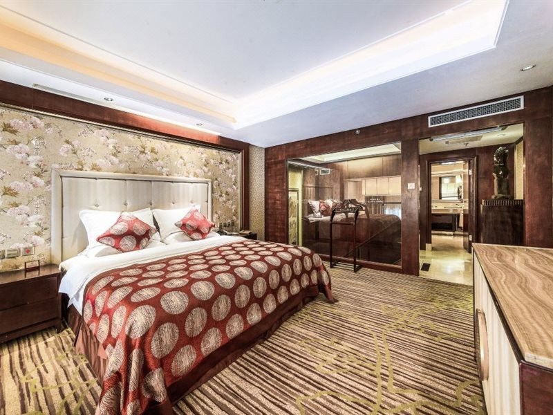River & Holiday Grand Rezen Hotel YunYang 27/56