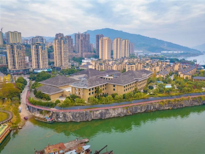 River & Holiday Grand Rezen Hotel YunYang 18/56