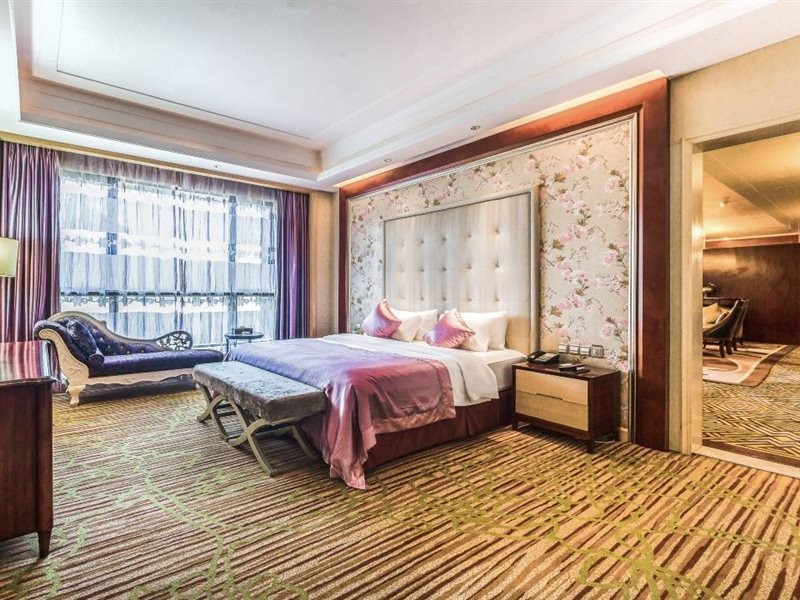 River & Holiday Grand Rezen Hotel YunYang 30/56