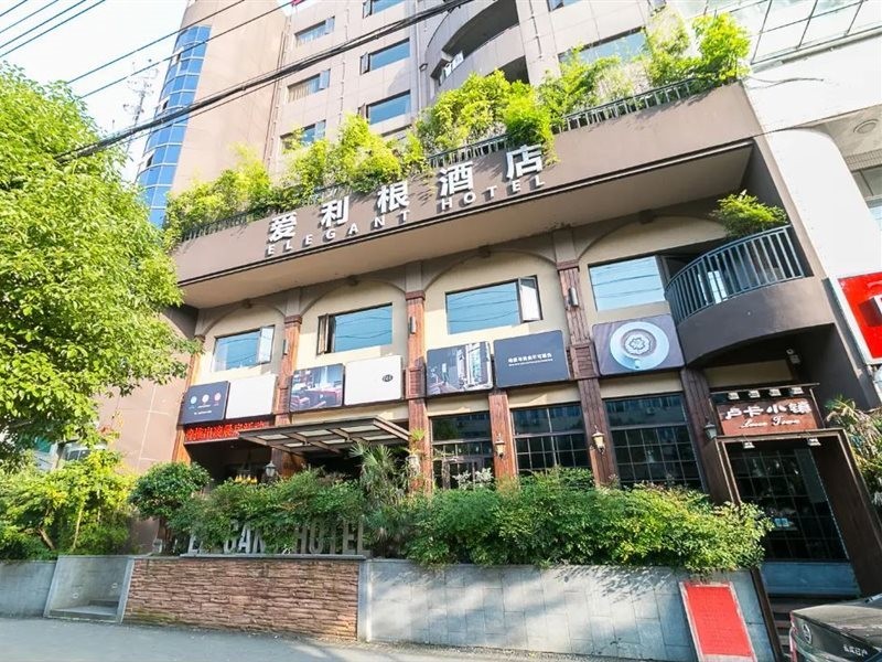 Elegant Hotel 23/48